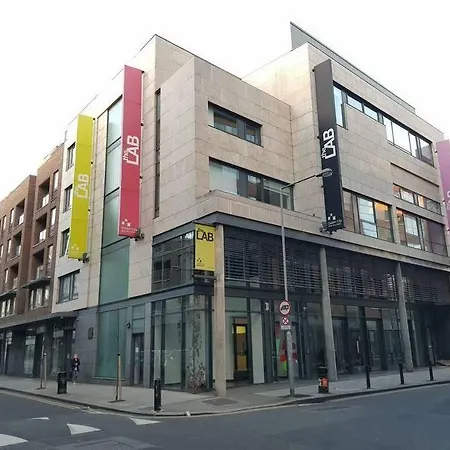 Liberty Corner - Modern Central Lejlighed