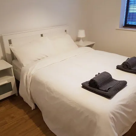 Liberty Corner - Modern Central Apartment *